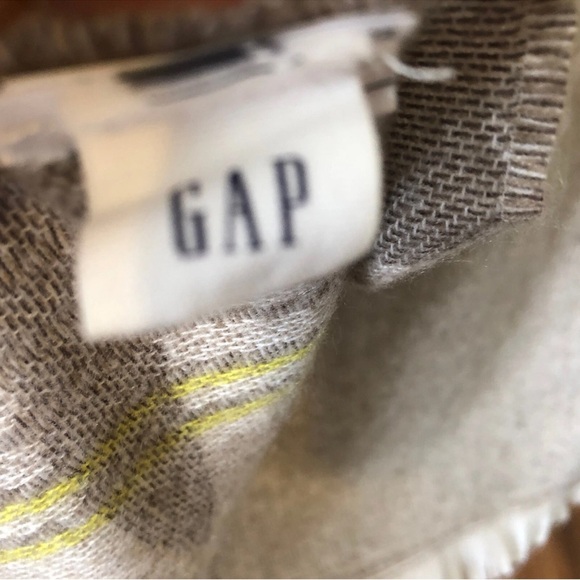 Gap Scarf Wrap Oversized Tan Touch Of Yellow Very Soft Wrap - Picture 9 of 13
